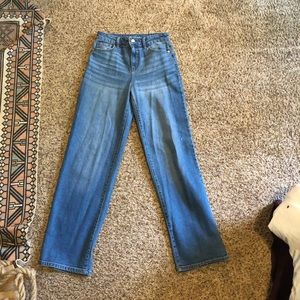 Super cute, Flare Jeans!!